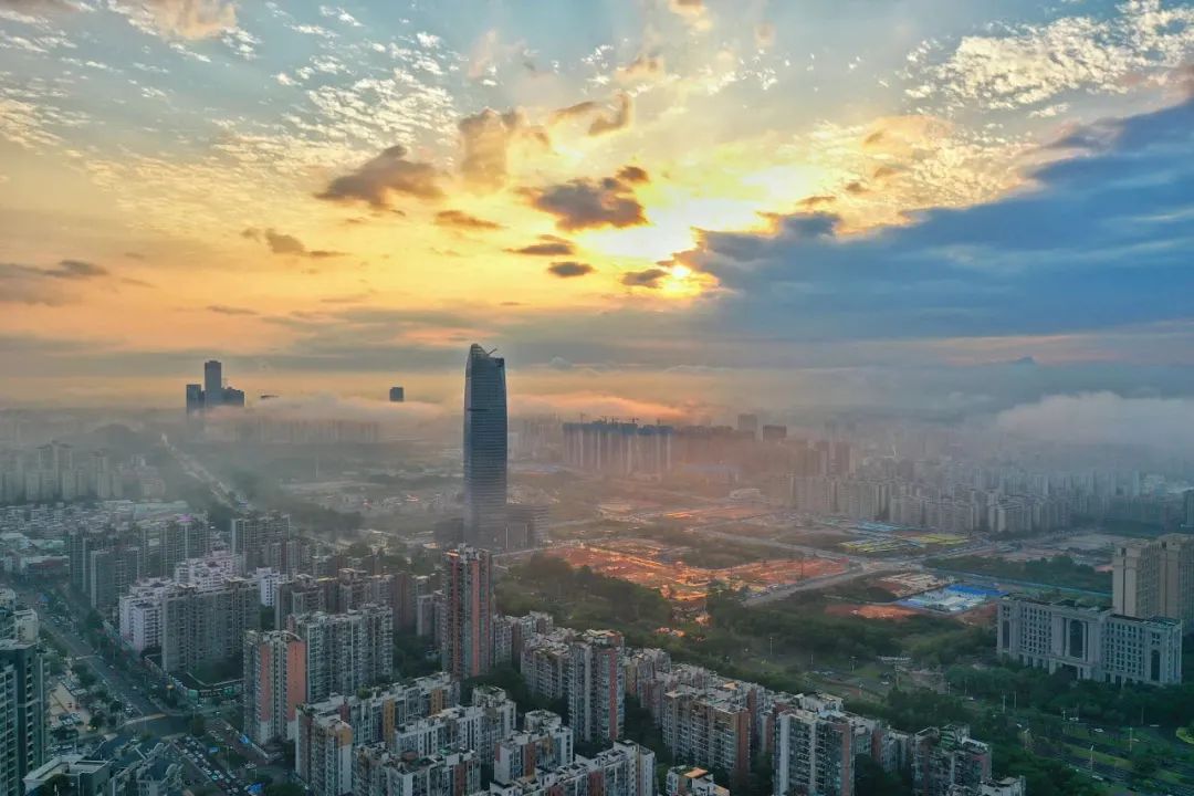 你好，我叫东莞，这是我的最新简历