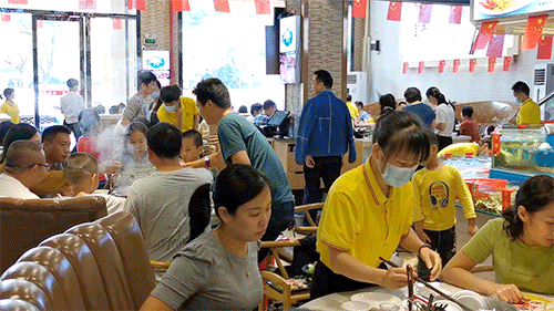一年一次，人均30+！东莞牛肉火锅界的排队王，连明星都专程跑来吃！