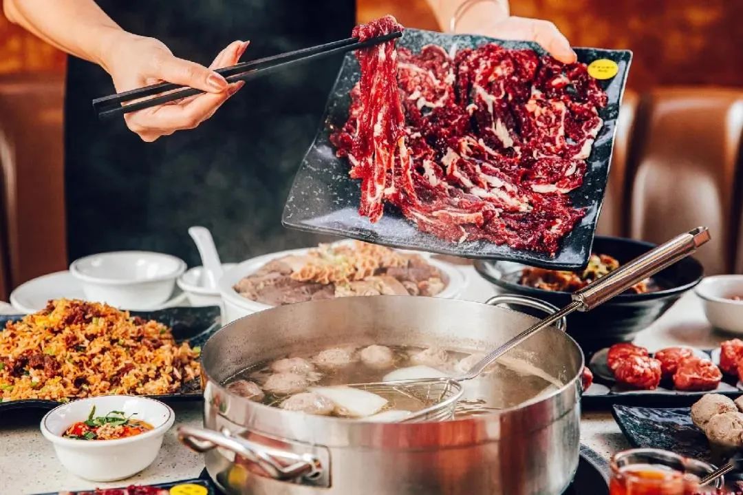 一年一次，人均30+！东莞牛肉火锅界的排队王，连明星都专程跑来吃！
