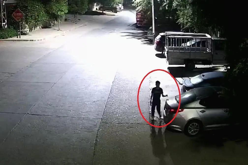 怒！东莞这里多台车凌晨被刮花，警方破案后嫌疑人这么说…