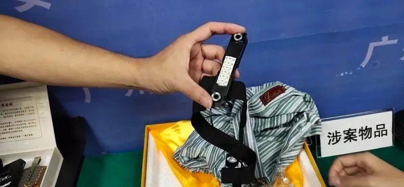 可怕！穿脱衣、洗澡被远程偷窥！夫妻俩被围观8小时! 东莞人赶紧自查！