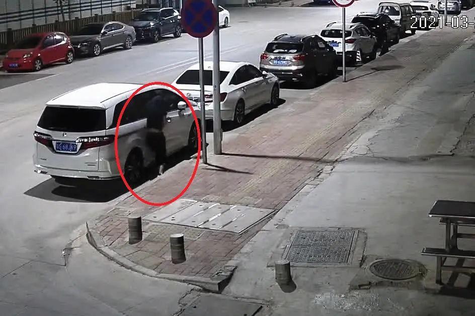 怒！东莞这里多台车凌晨被刮花，警方破案后嫌疑人这么说…