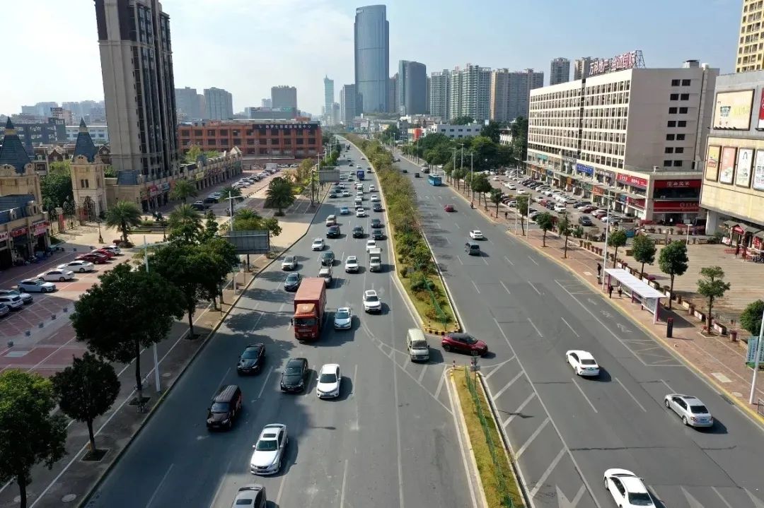 粤S注意绕行!东莞这些路口有交通管制！