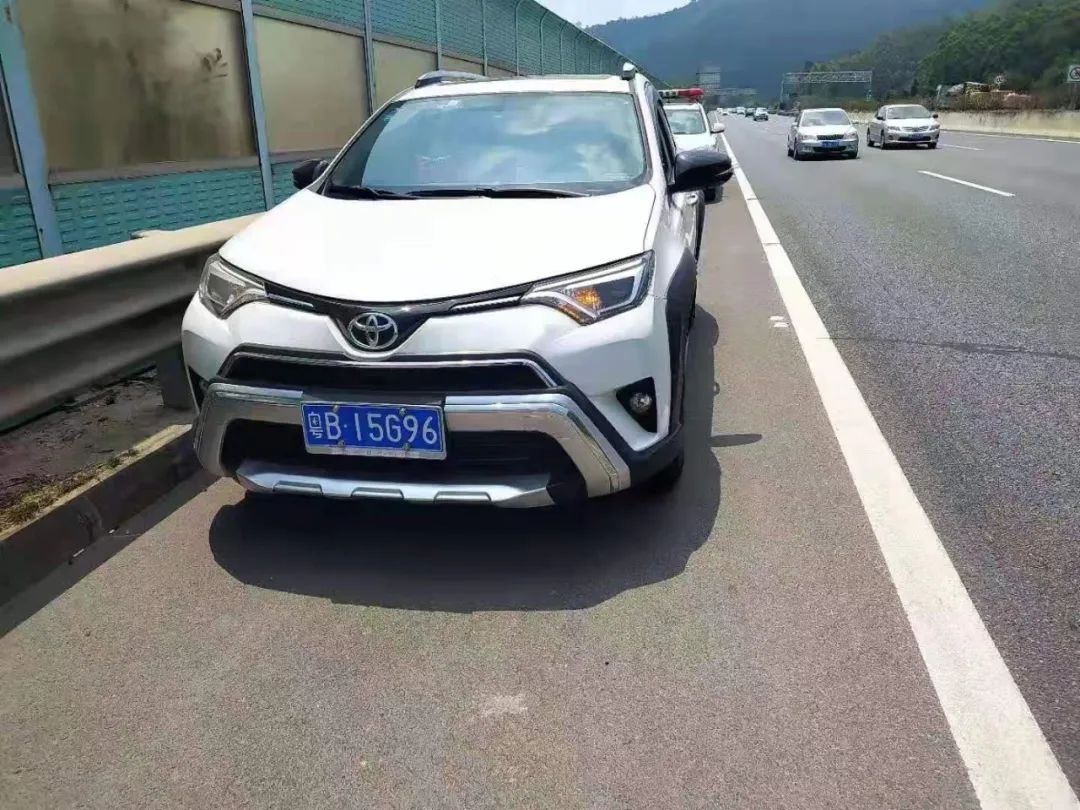 返程高峰杀到！无数部粤S又要塞死在高速上!