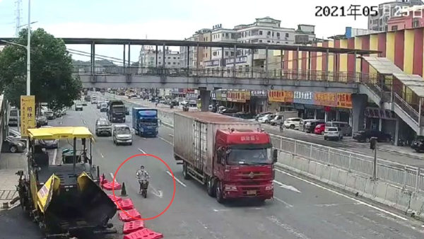 突发！东莞男子被卷入大货车底！结果......