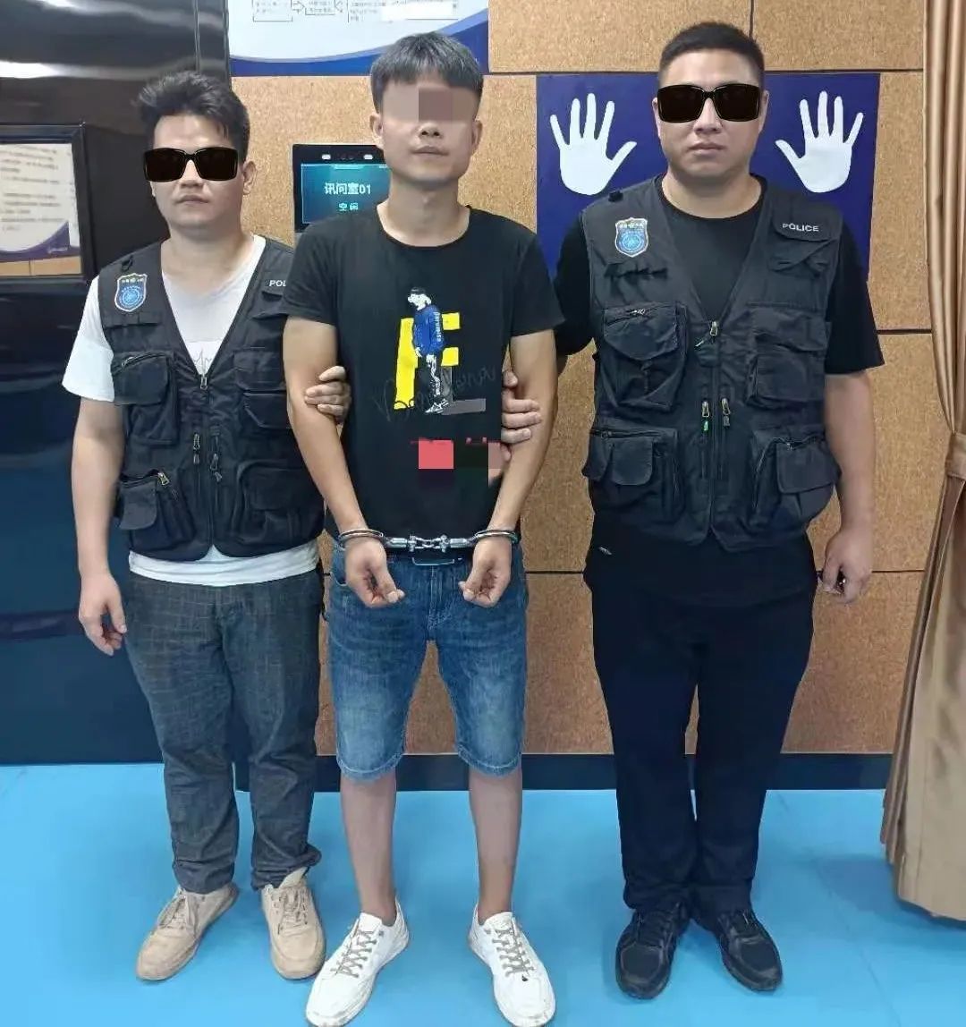 和妻子吵架后，东莞一男子竟猛踹路边多辆小车！结果……