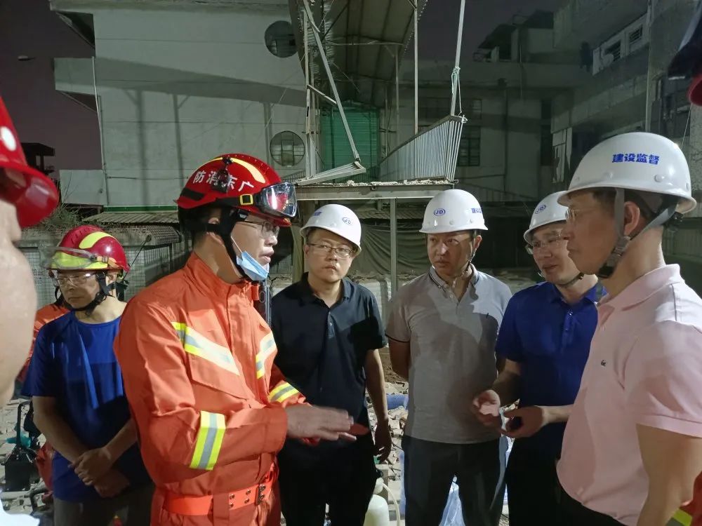 轰！仓库坍塌，1人被困！东莞消防8小时生死救援