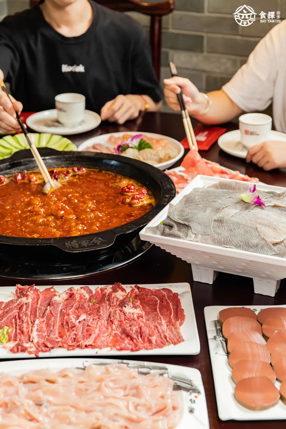 折不讲武德！旗峰山下将气十足的火锅店，超正『重庆味』巴适的很！"