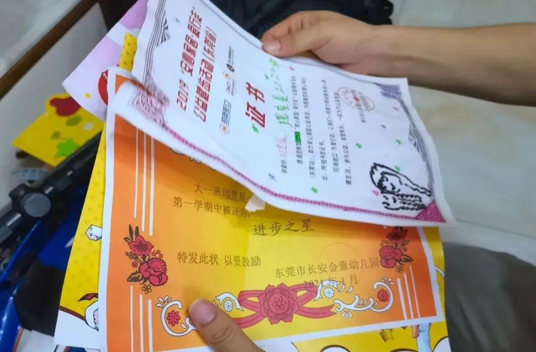痛心! 东莞7岁男孩在小区道路玩滑板车, 遭二次碾压身亡...
