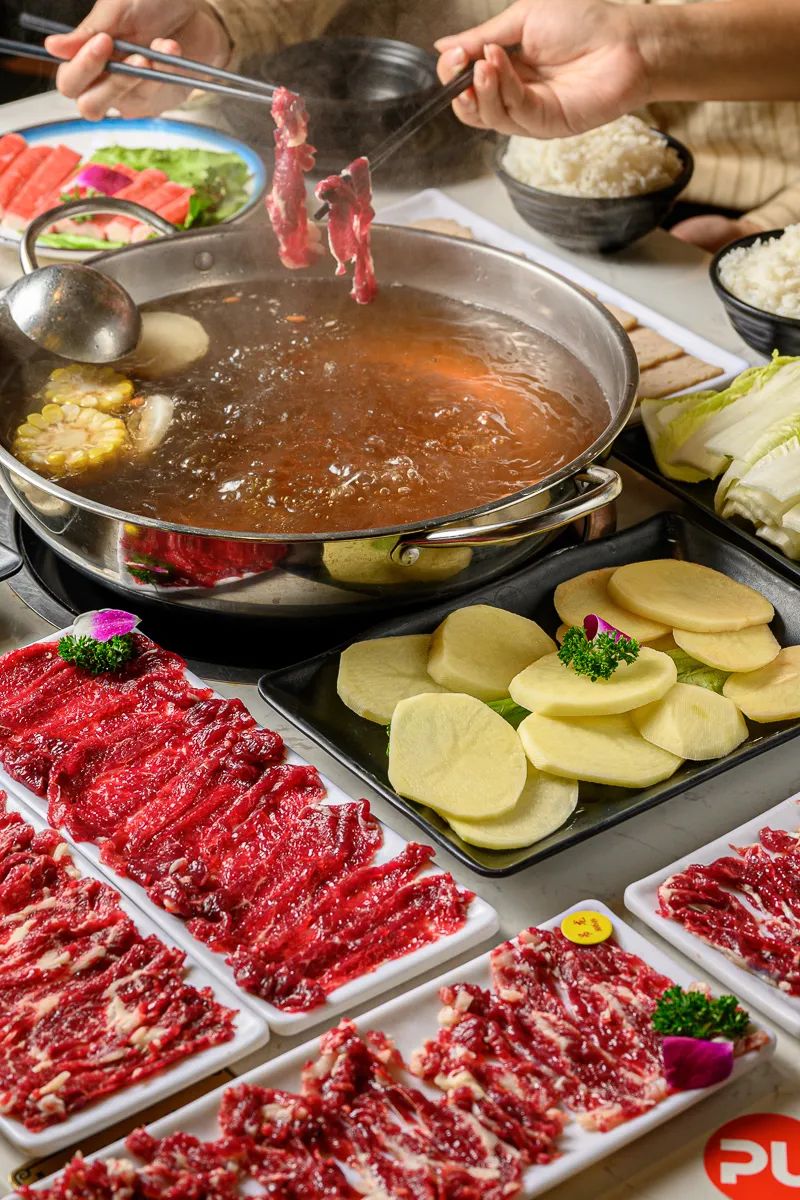 今日五折吃牛！3:00熬汤，6:00鲜肉到店，东莞口碑王「牛得囍」9块9抵100开吃！