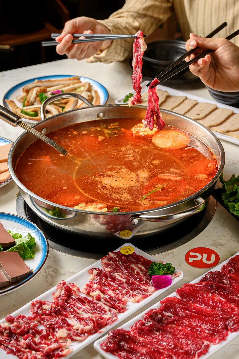 今日五折吃牛！3:00熬汤，6:00鲜肉到店，东莞口碑王「牛得囍」9块9抵100开吃！