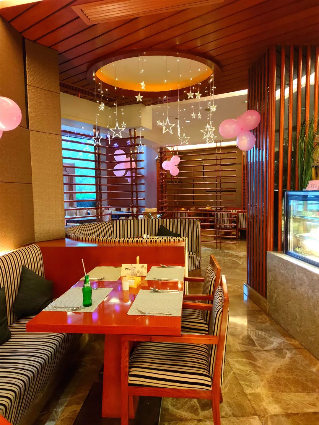 久等了！东莞「莲花山庄星级酒店」，5折豪华单人自助餐来了！