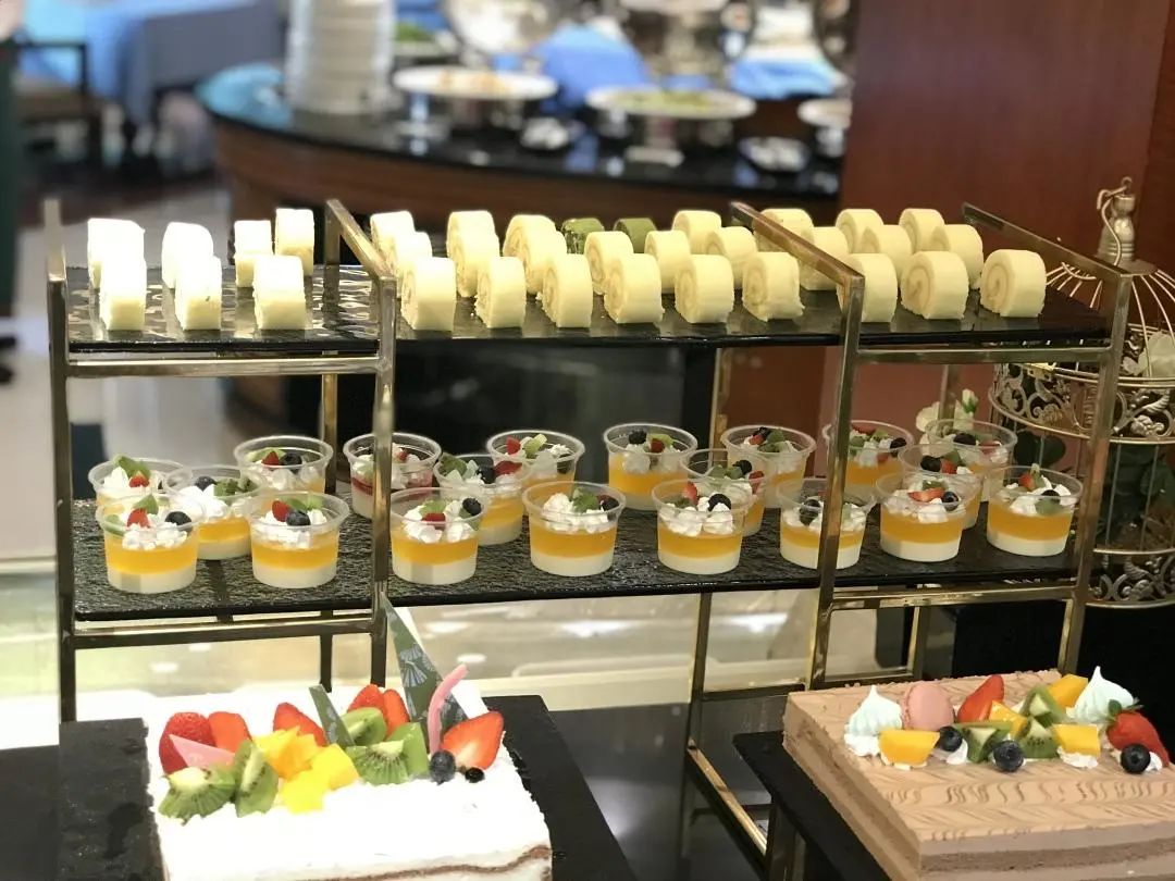 五星级酒店 | 西式自助64蚊/位！20万㎡莲湖畅玩，2000m²环绕泳池....