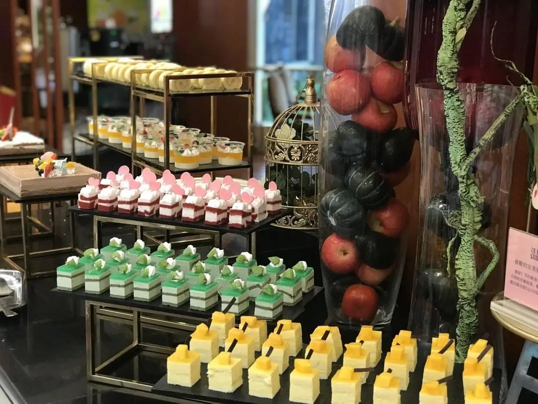五星级酒店 | 西式自助64蚊/位！20万㎡莲湖畅玩，2000m²环绕泳池....