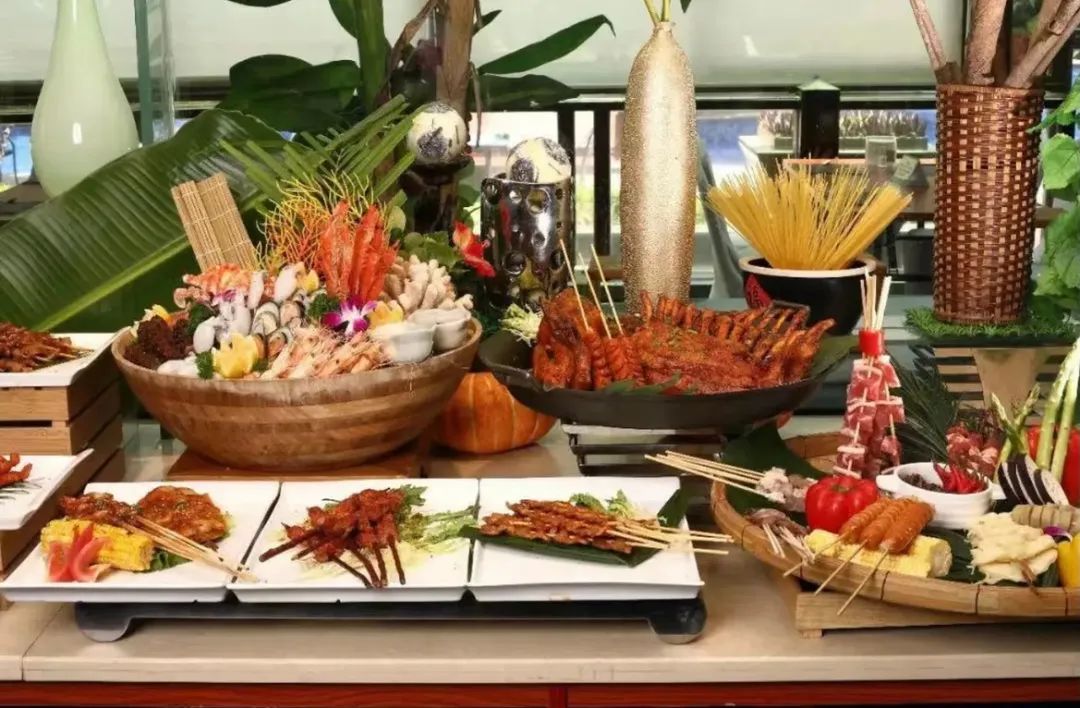 五折抢！『三正半山』东莞TOP级酒店！生猛海鲜自助、烧烤盛宴，畅玩泳池畅来袭！
