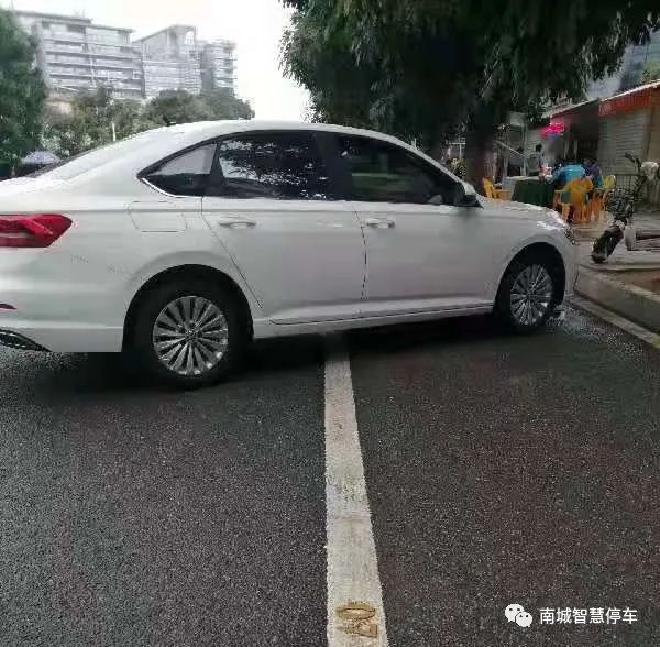 月1日起，东莞这些路段停车要收费！"