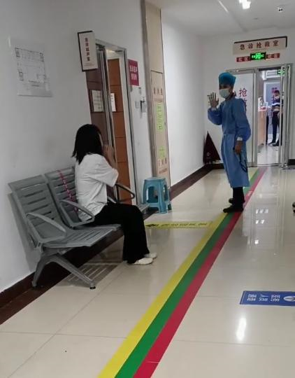 痛心! 广东3岁女童在自家车内身亡! 事发时父母正在...