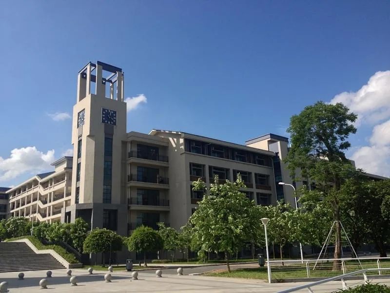 请假不批?师生区别对待？ 广东多所高校被学生骂上热搜!