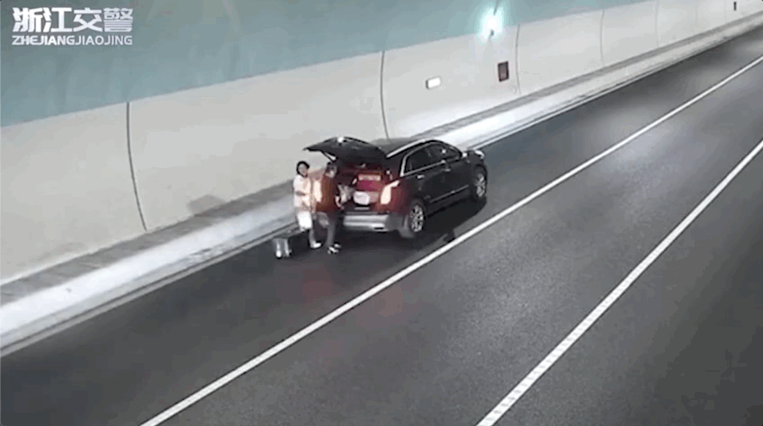 痛心! 12岁女儿目睹妈妈被撞身亡! 东莞街坊注意, 这9个字务必牢记!