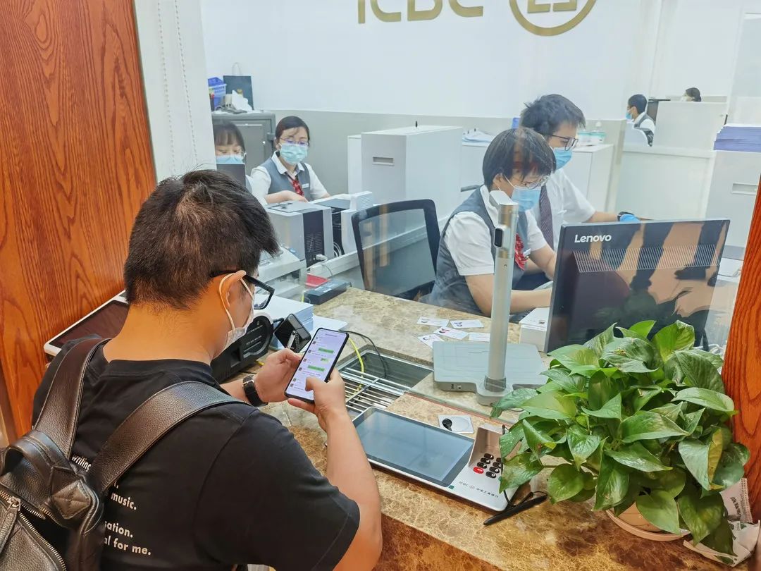 百年遇一次的纪念币来啦！每人等值兑换1枚，未来升值无限！数量有限！