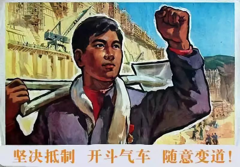 惊险！东莞这两个司机火了！大货车“神龙摆尾”和小轿车上演“生死别斗”