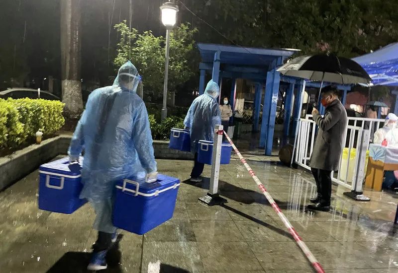 冬至“冷魔法”！东莞人看到雨中一幕，眼眶突然红了...