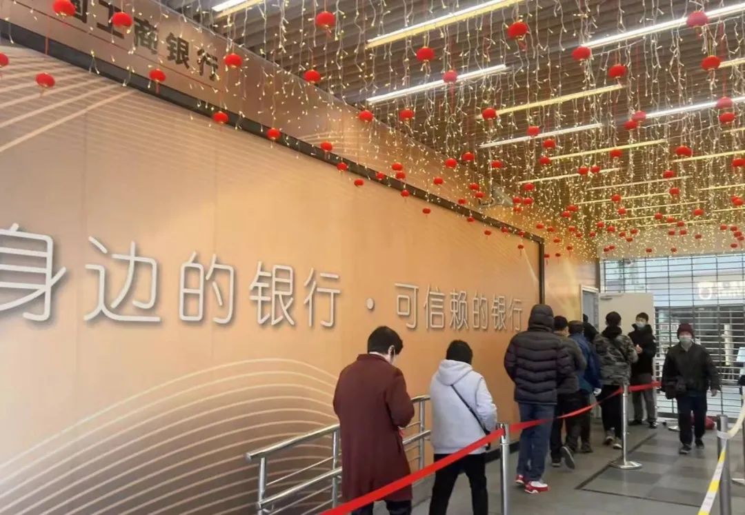 022虎年纪念币意外火爆，它会持续升值吗？这里每人限兑一枚！"