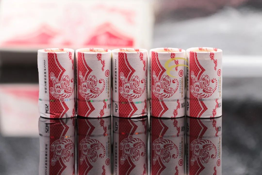 小虎给你拜年啦！每人可以领走一只！
