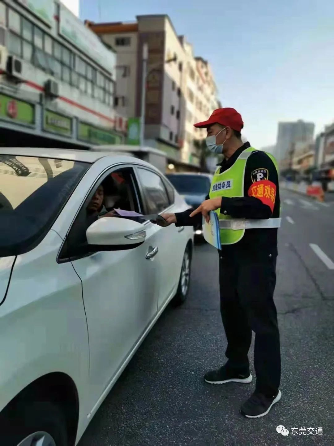 违停即抓拍！东莞这些路段已设为“严管路”！