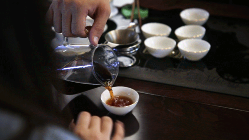 “广东人到底有多爱喝茶？？” 哈哈哈哈哈真的太致命了！