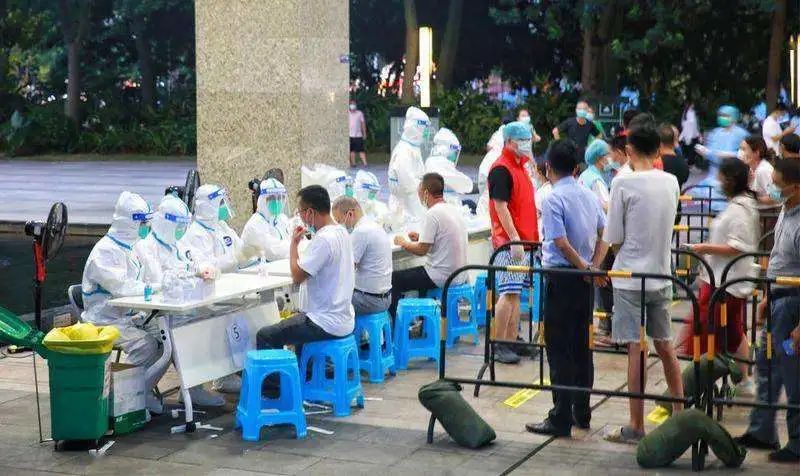 昨天，东莞某商圈出现的一幕，所有人都怒了……