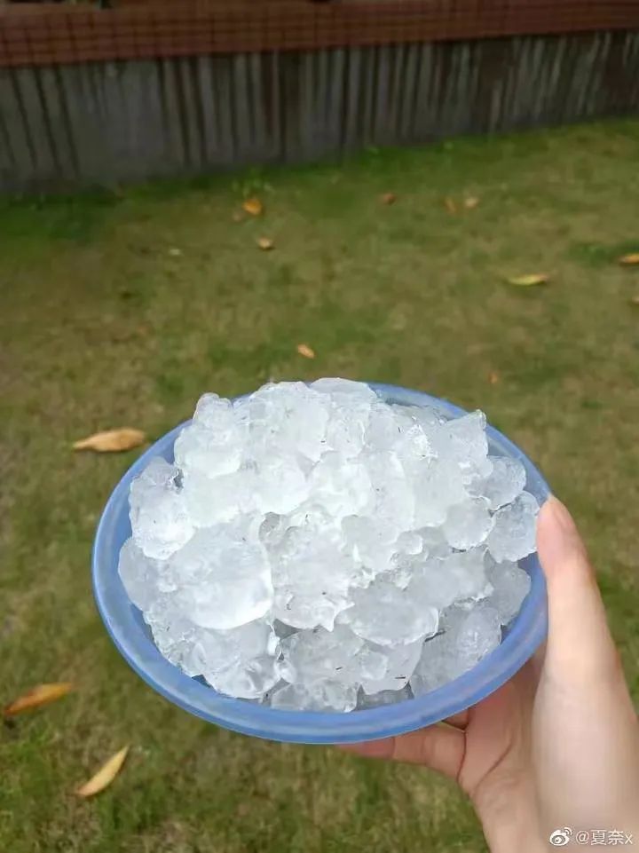 突发！东莞冰雹橙色预警已生效！回南天+雨雨雨，东莞人：太南了……