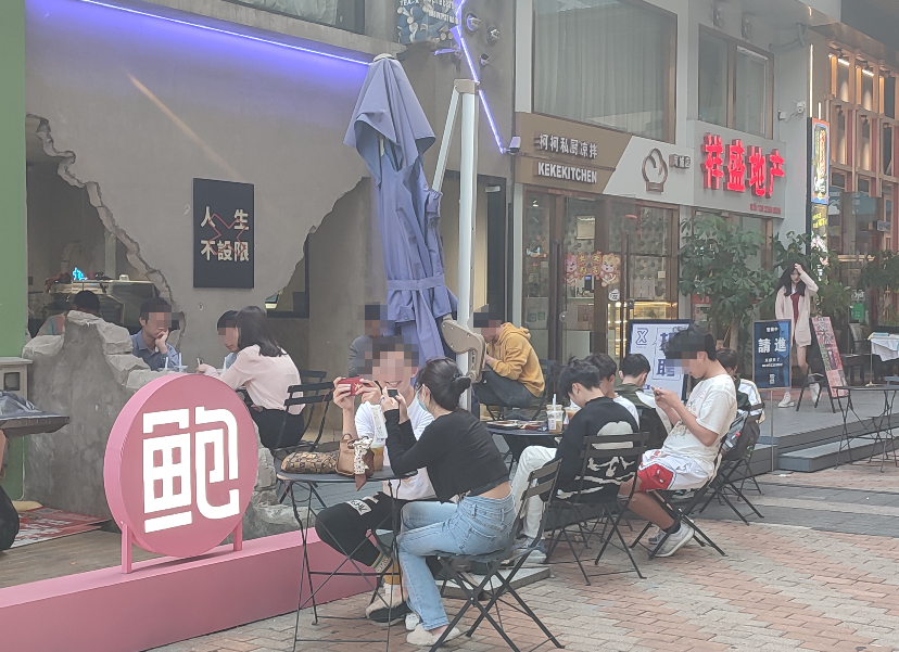 昨天，东莞某商圈出现的一幕，所有人都怒了……