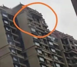 东莞这小区太过分了！瓷砖脱落、小区没有大门.....！逼的小区业主有家不敢回！