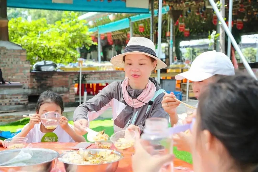 现摘现吃！藏在东莞水乡的蓝莓乐园，现在采摘正当时，65元抢门票！