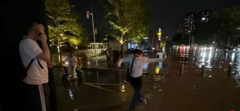 早点回家！东莞开启暴雨+雷暴+大风模式！还有东莞人最害怕的回来了.....