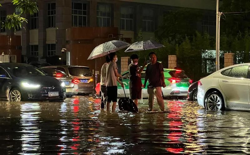 早点回家！东莞开启暴雨+雷暴+大风模式！还有东莞人最害怕的回来了.....