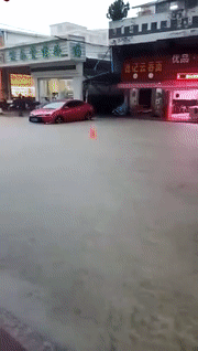 水漫家中…广东多地暴雨红色预警生效！东莞什么时候下？东莞气象局回应...