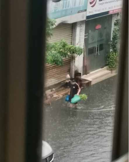 @东莞人早点回家！暴雨+雷暴+8级大风即将杀到！东莞将会下39天雨！？