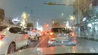 “雨雨雨雨雨雨雨雨”，东莞人挺住！