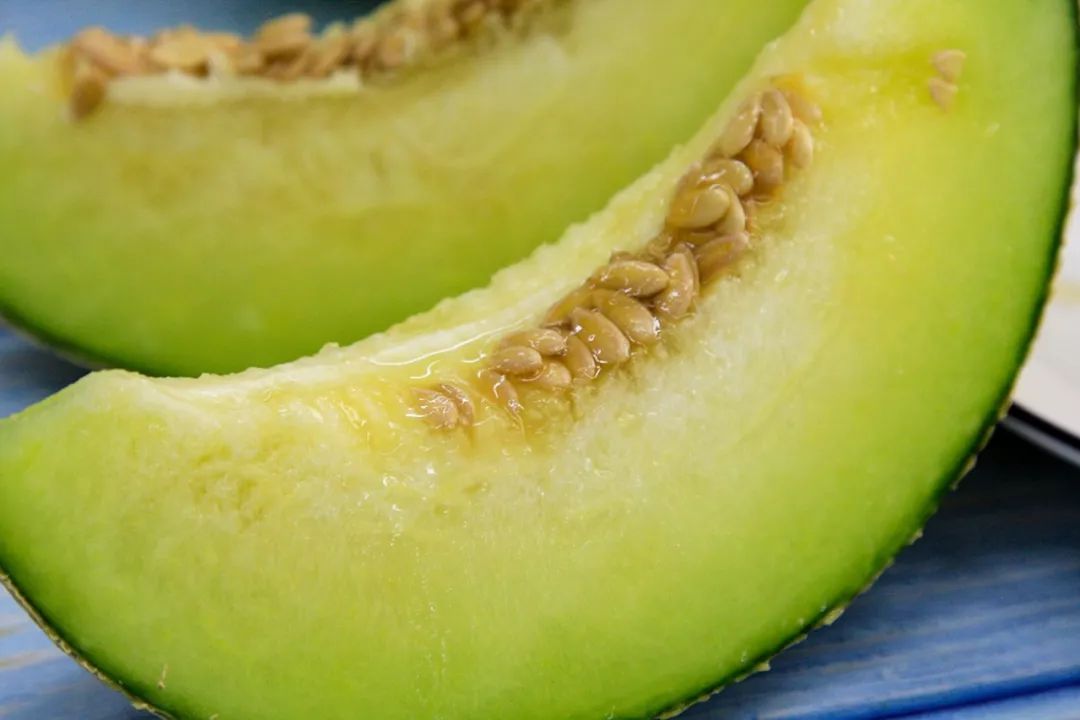 【蜜瓜三拼】炎炎夏日，邀您开启甜蜜三拼，低至22.9/箱山东西州蜜、玉菇甜瓜、玫珑蜜瓜~