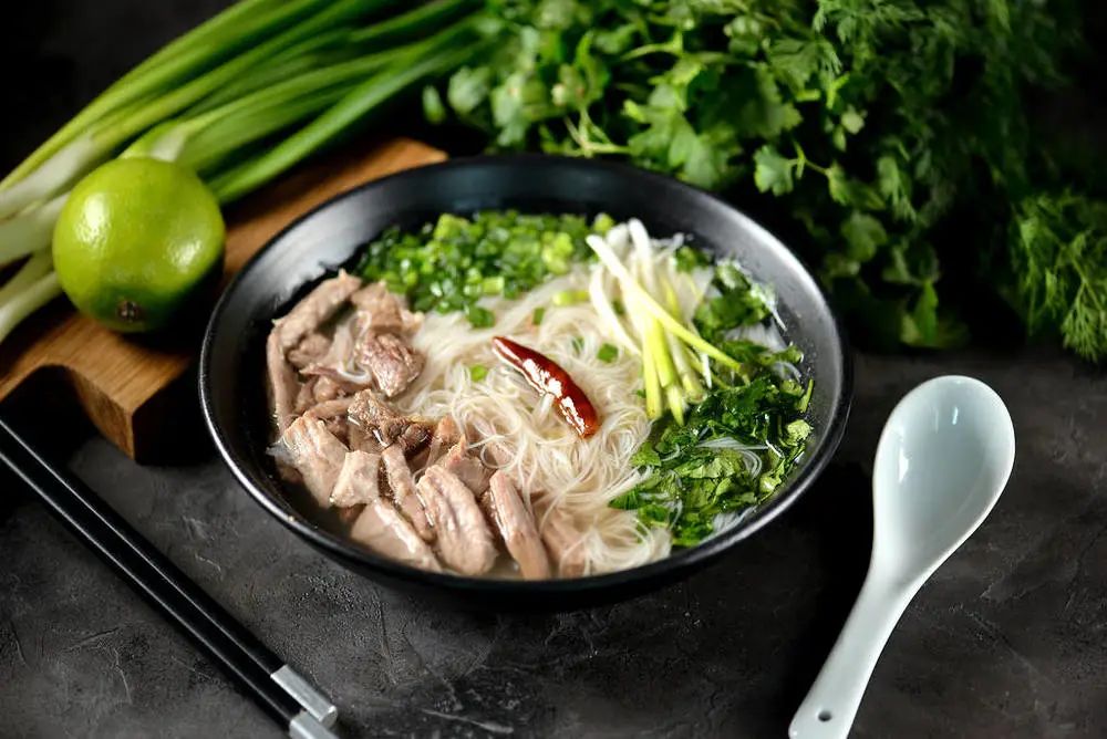 【中秋礼】一缕银丝牵明月！广华银丝米粉 × 飞天榄月流心月饼特惠组合
