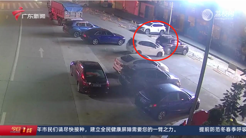 东莞这个男司机“火”了！连喝两场酒，醉驾回家漂移撞车！