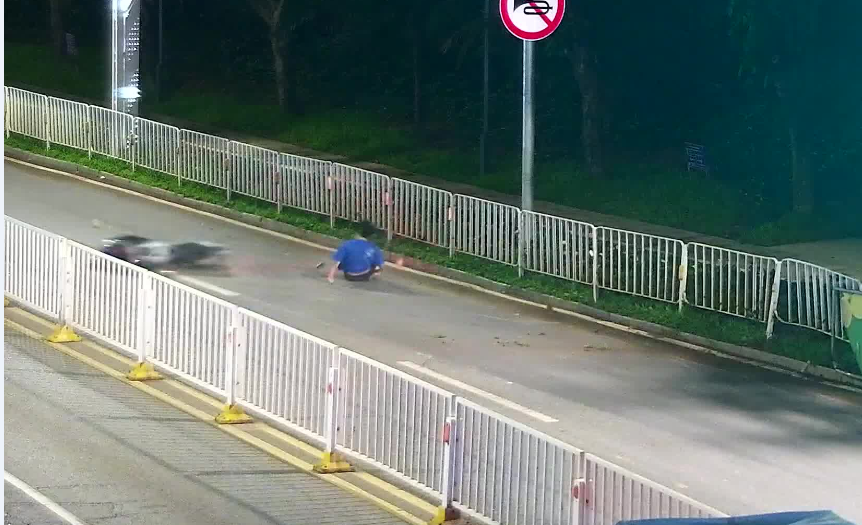 惨烈！东莞一司机超速飙车，当场身亡…