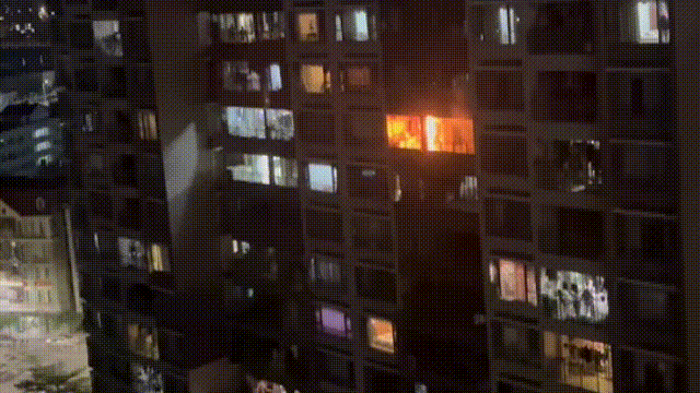 浓烟滚滚！东莞市区一小区突发大火！波及多户！紧急撤离！