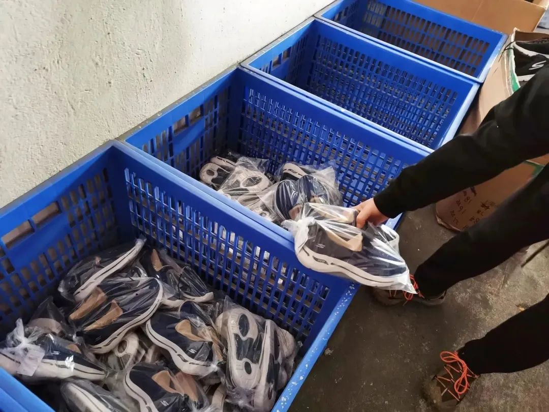 东莞警方查获5000多双“品牌”鞋！有你常穿的牌子吗？