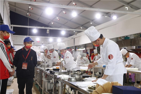 第五届粤港澳大湾区“粤菜师傅”技能大赛暨粤菜产业文化交流活动在梅州开幕
