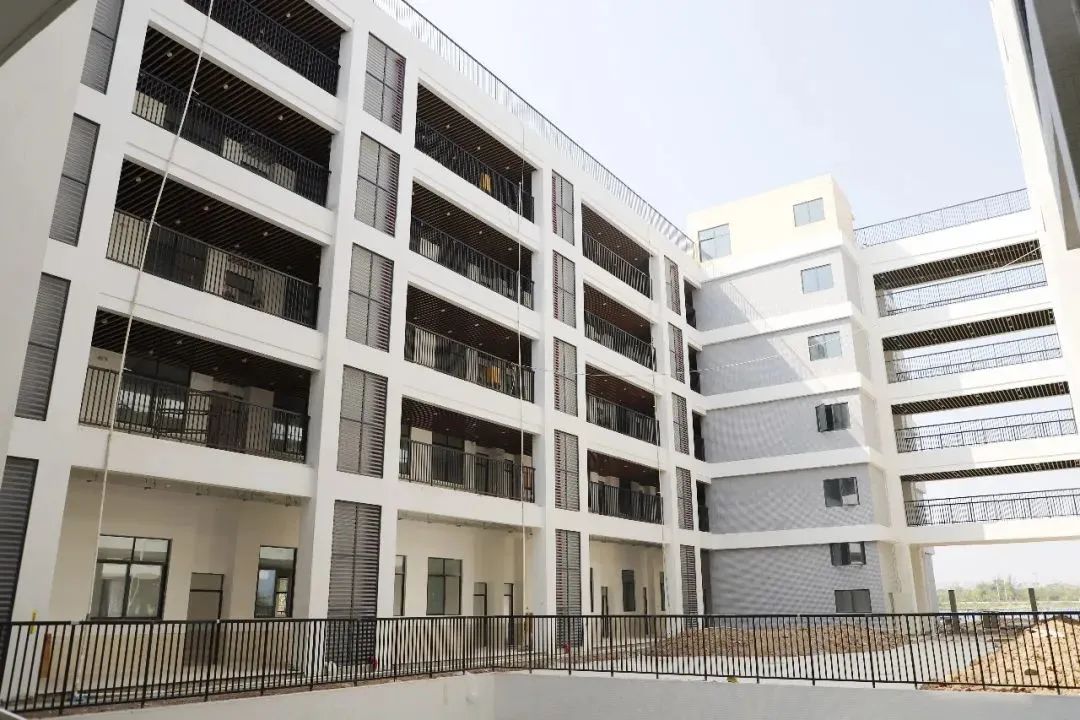 东莞公办学校爆发！新增学位近1.4万个！