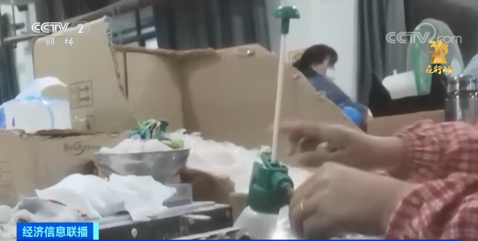千万别买！会产生“急性剧毒”！可致命！很多东莞人都玩了！常在学校附近买到....