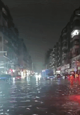 惨咯！东莞多地水浸街！停在路边小车惨遭“泡水”！“龙舟水”持续到.....